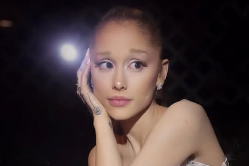 Fã é preso por agredir Ariana Grande