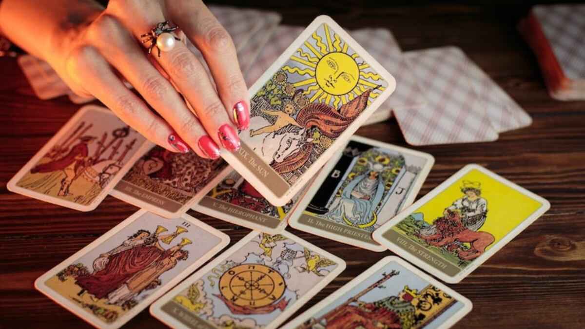 Cada arcano representa a un signo, una guía para luchar y emprender el camino al éxito, la prosperidad y el amor