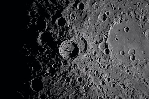 Asteroide “decapitado”: nova teoria sobre a origem da maior cratera lunar