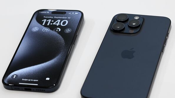 Dimensiones del iPhone 17.