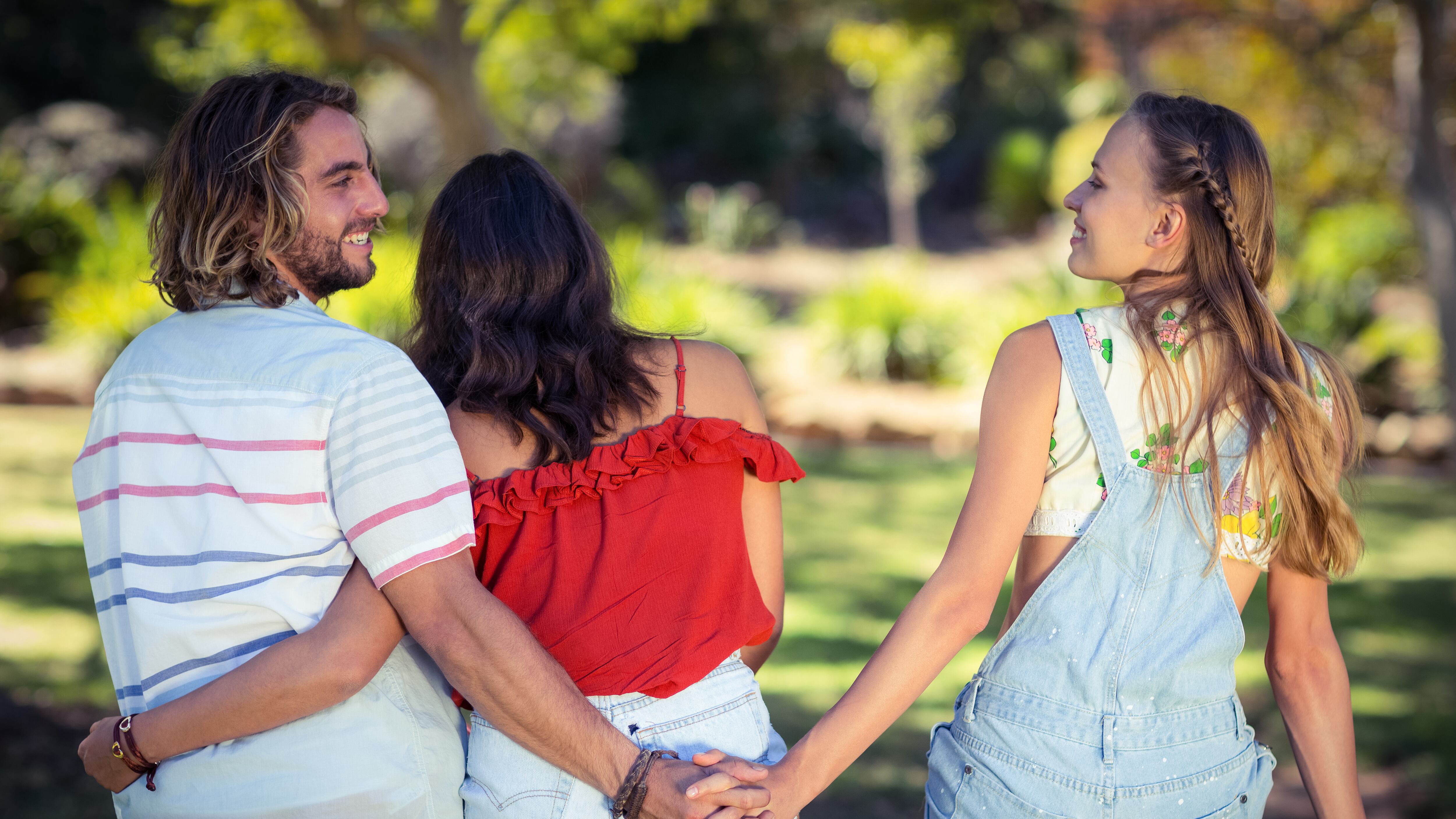Relaciones abiertas y poliamor