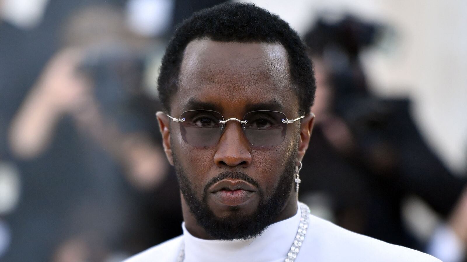 Escándalo en torno a P. Diddy: Detalles del allanamiento revelan objetos comprometedores