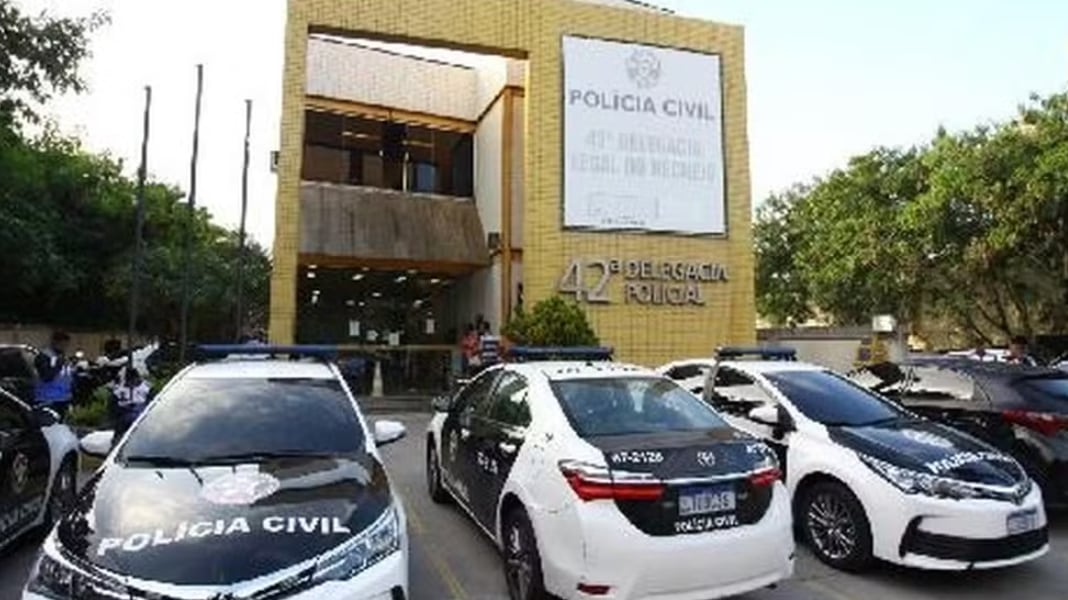 Polícia prende cantor