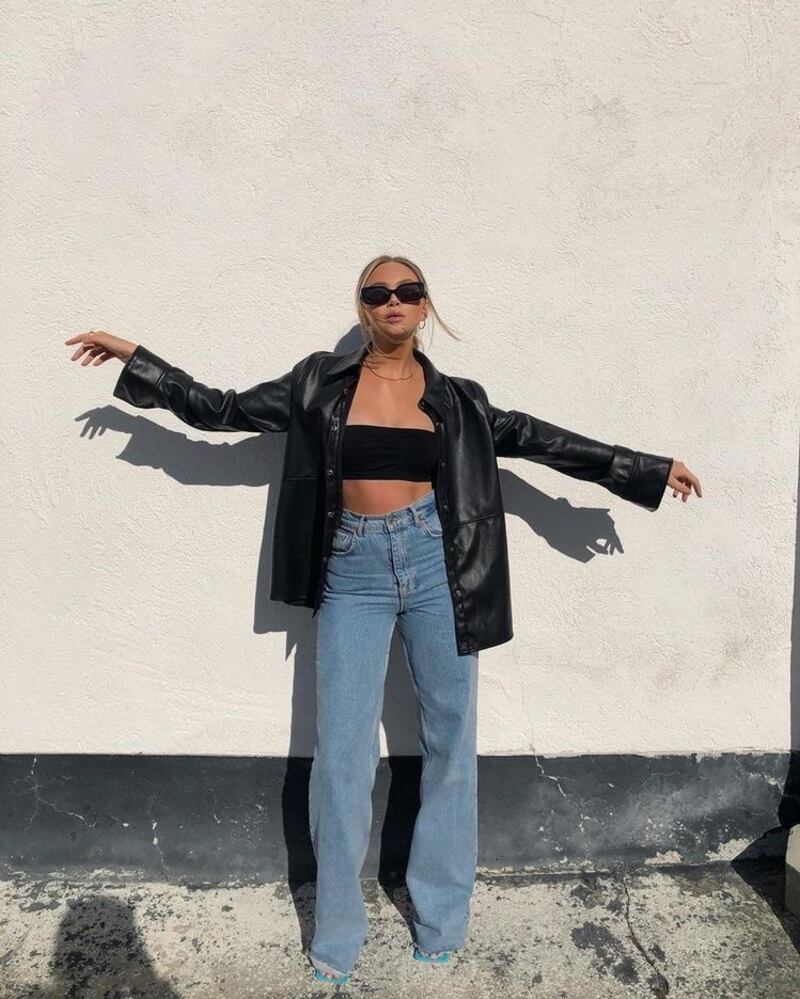 ¿Qué son los ‘granny jeans’? La nueva tendencia de pantalones que prometen una silueta estilizada