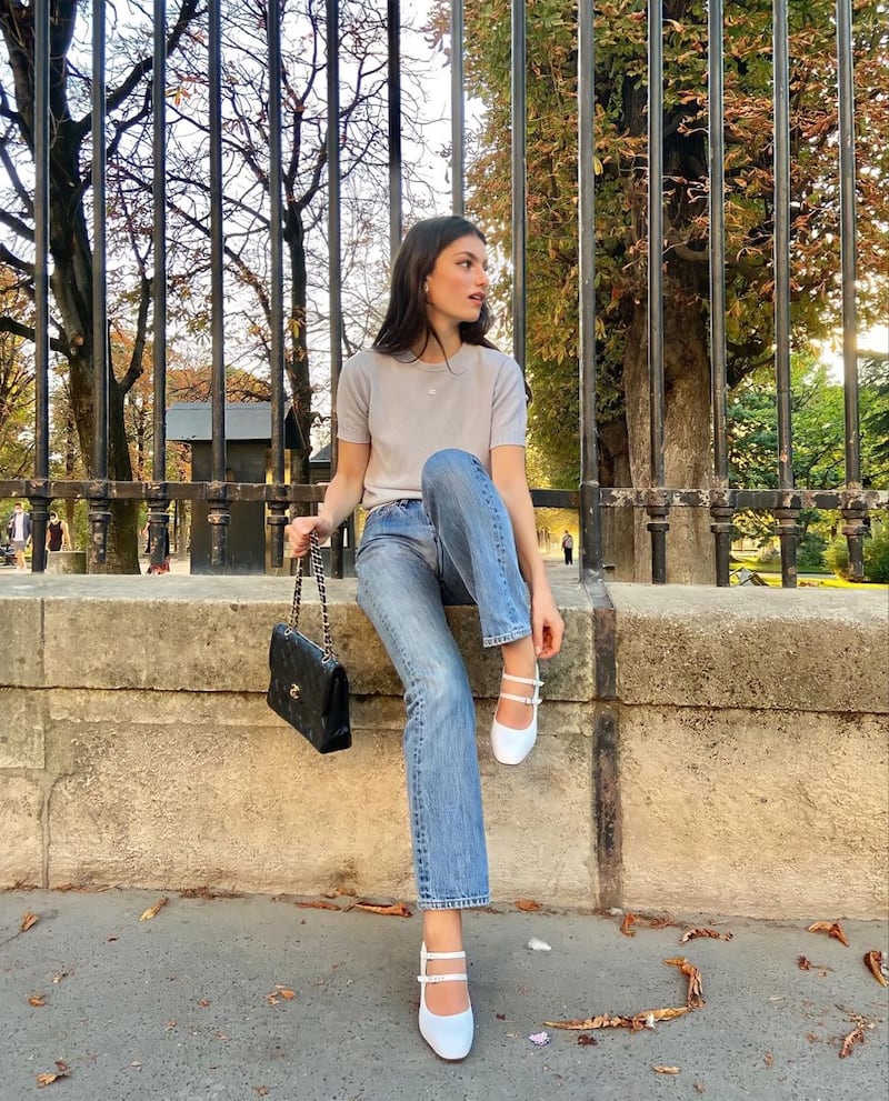 ¡Adiós tenis! Los zapatos 'coreanos' son la mejor dupla para llevar con jeans: así se usan