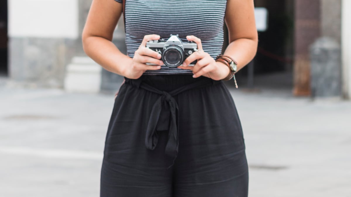 ¡Adiós jeans! Los pantalones de lazo son la tendencia elegante ideal para mujeres después de los 40