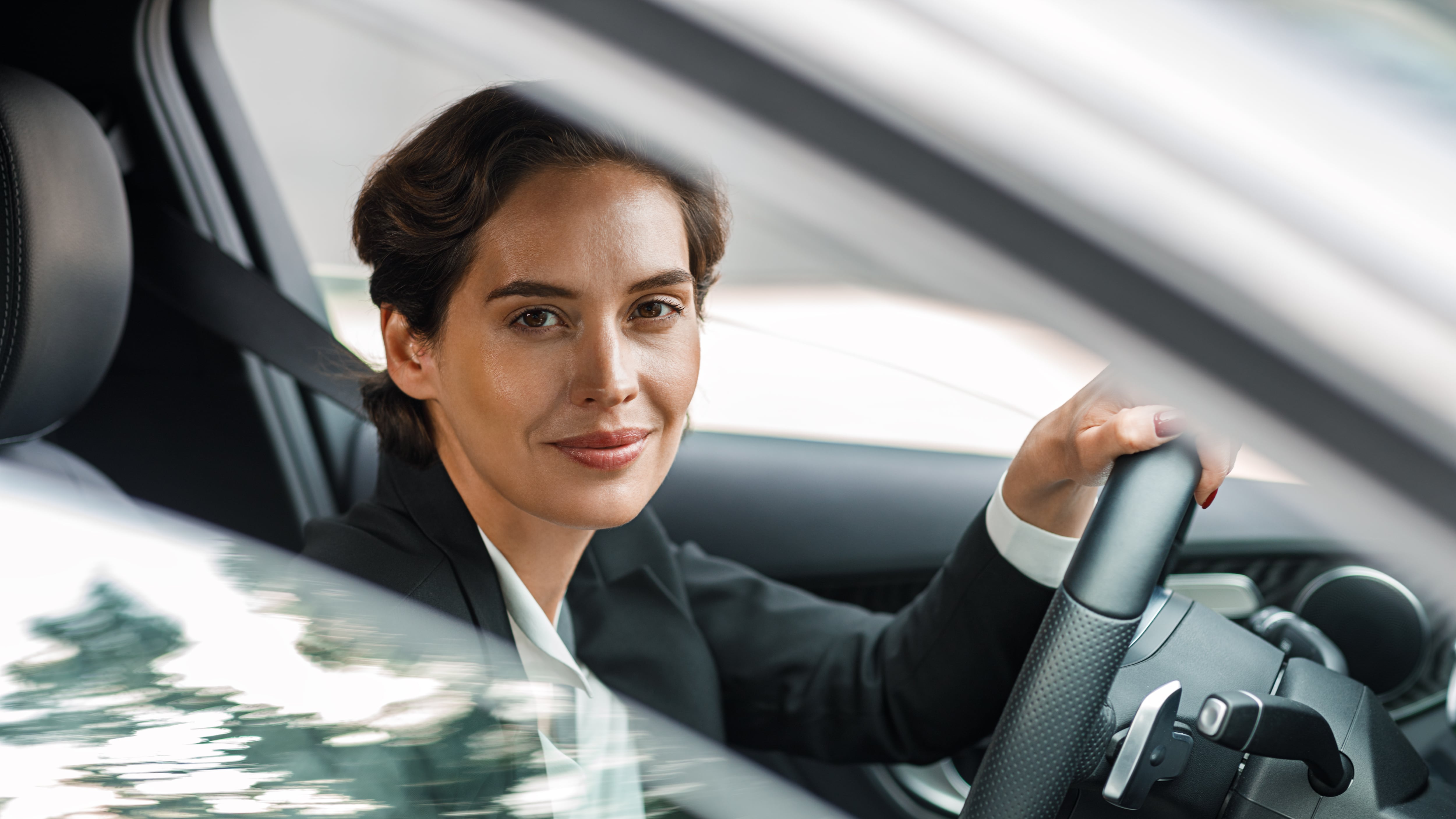 Mujeres conduciendo