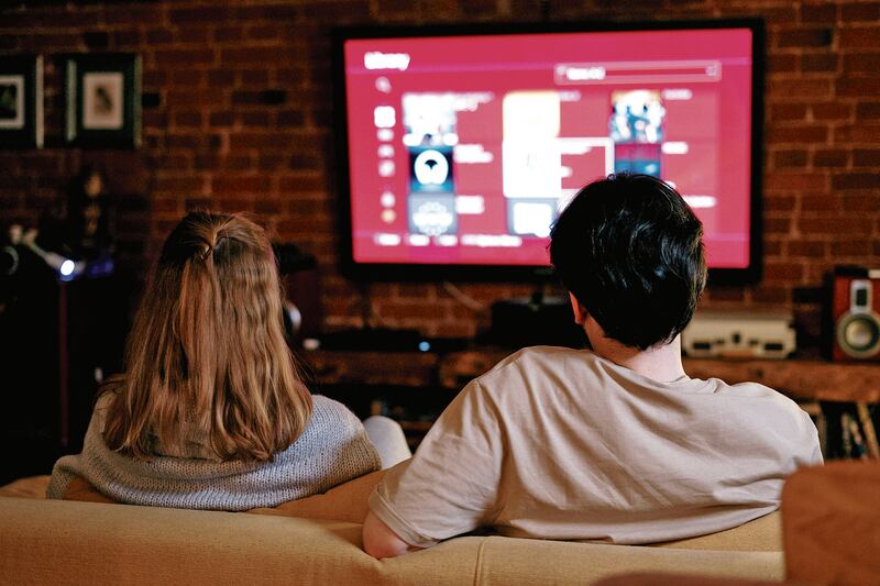 Este producto te ofrece la posibilidad de acceder a una amplia variedad de contenidos más allá de los canales de televisión, aprovecha para cambiarla