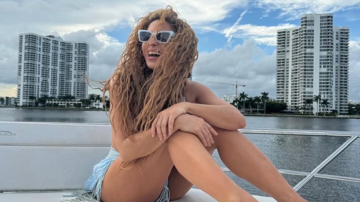 Shakira estrena Dai-Dai con vestido estilo cut-out
