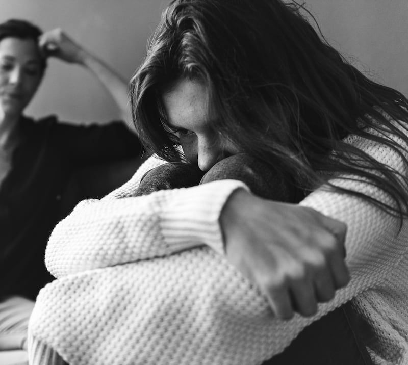 Así se comporta un hombre cuando ya no te ama pero no quiere soltarte