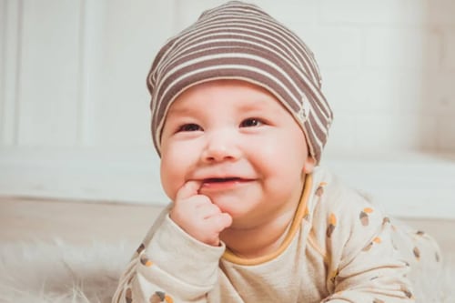 10 nomes que significam alegria: perfeitos para um bebê que só te trouxe felicidade