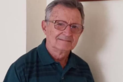 Filha é flagrada em bar após matar pai a facadas e afirma que teria sido abusada por ele na infância