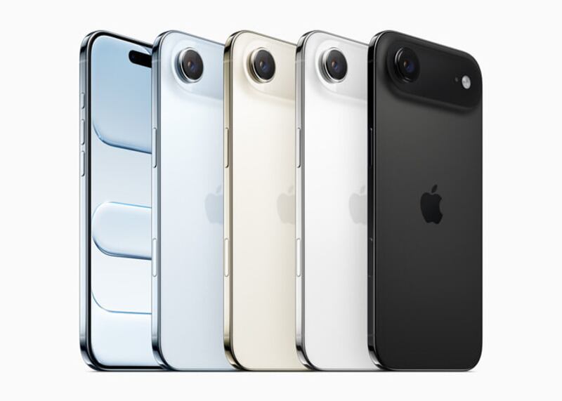 Pantallas con ProMotion, cámaras más poderosas, hasta 2 TB de almacenamiento y un diseño ultradelgado son parte de las sorpresas que Apple trae con sus nuevos smartphones