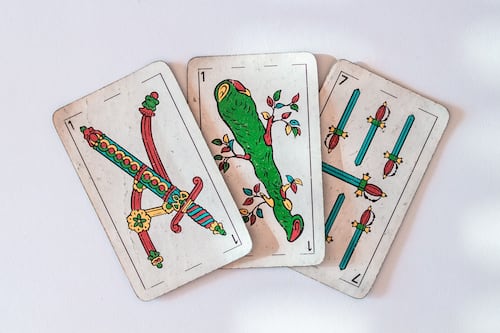 O baralho espanhol mandou avisar os signos de Câncer, Leão e Virgem