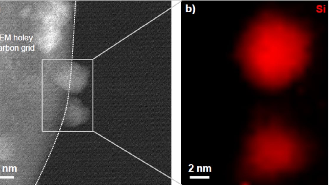 Un equipo de científicos ha logrado demostrar el papel clave que desempeña el hidrógeno en la formación del polvo cósmico de las 'gigantes rojas', las estrellas de masa baja o intermedia que se encuentran en el final de su vida, y lo han hecho utilizando una instalación que reproduce a escala nanoscópica fenómenos cósmicos a gran escala. Imagen de microscopía electrónica de alta resolución mostrando nanoparticulas individuales de carburo de silicio cedida por el CSIC.