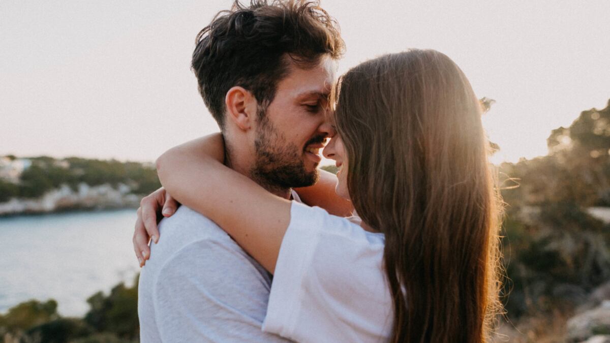 Así se comporta un hombre cuando ya no te ama pero no quiere soltarte