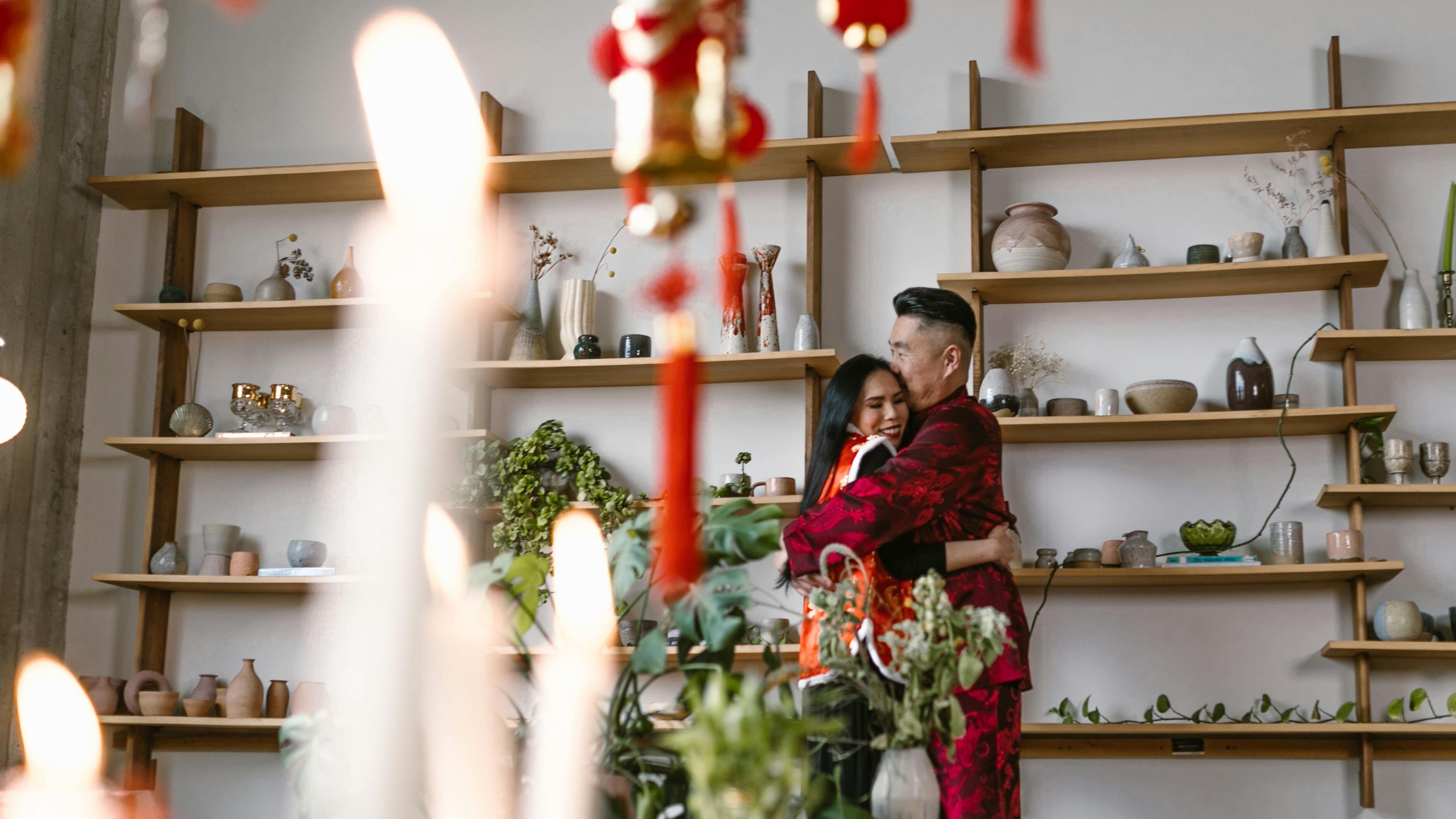 Foto de RDNE Stock project: https://www.pexels.com/es-es/foto/vacaciones-rojo-pareja-amor-6691812/