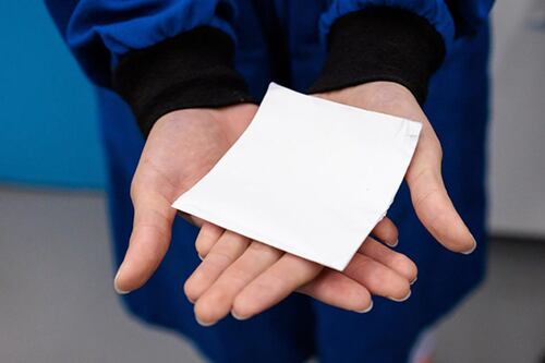 Esta roupa reduz o calor à medida que a temperatura aumenta