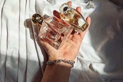 Perfumes femininos BONS até R$ 50 existe? Confira a lista