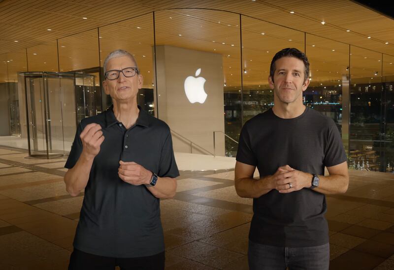 Tim Cook y John Ternus - Apple