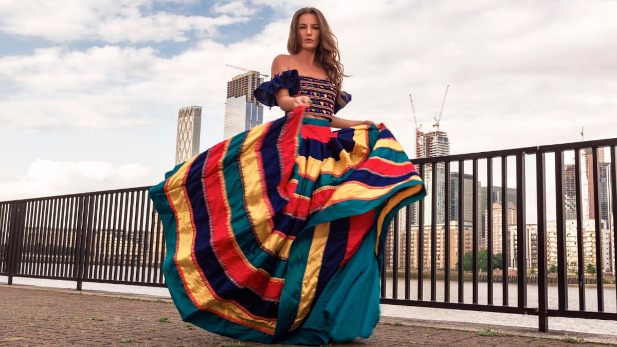 ¿Qué son los vestidos colombianos? La tendencia más elegante y moderna que todas quieren