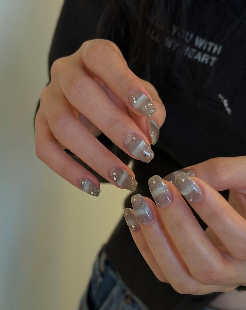 Uñas “código de barras”: el diseño en tendencia que no se parece en nada a niguno