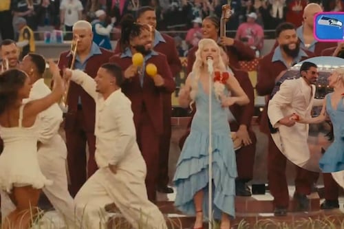 Vídeo: Lady Gaga aparece no show do Bad Bunny no Super Bowl e incendeia as redes sociais com sua dança de salsa