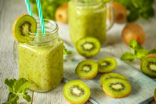 Suco natural de kiwi para quem quer ter uma pele maravilhosa e ainda cuidar do intestino