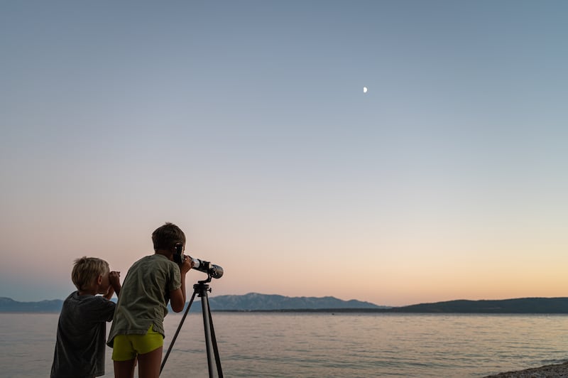 Luna, Venus y Júpiter brillan juntos