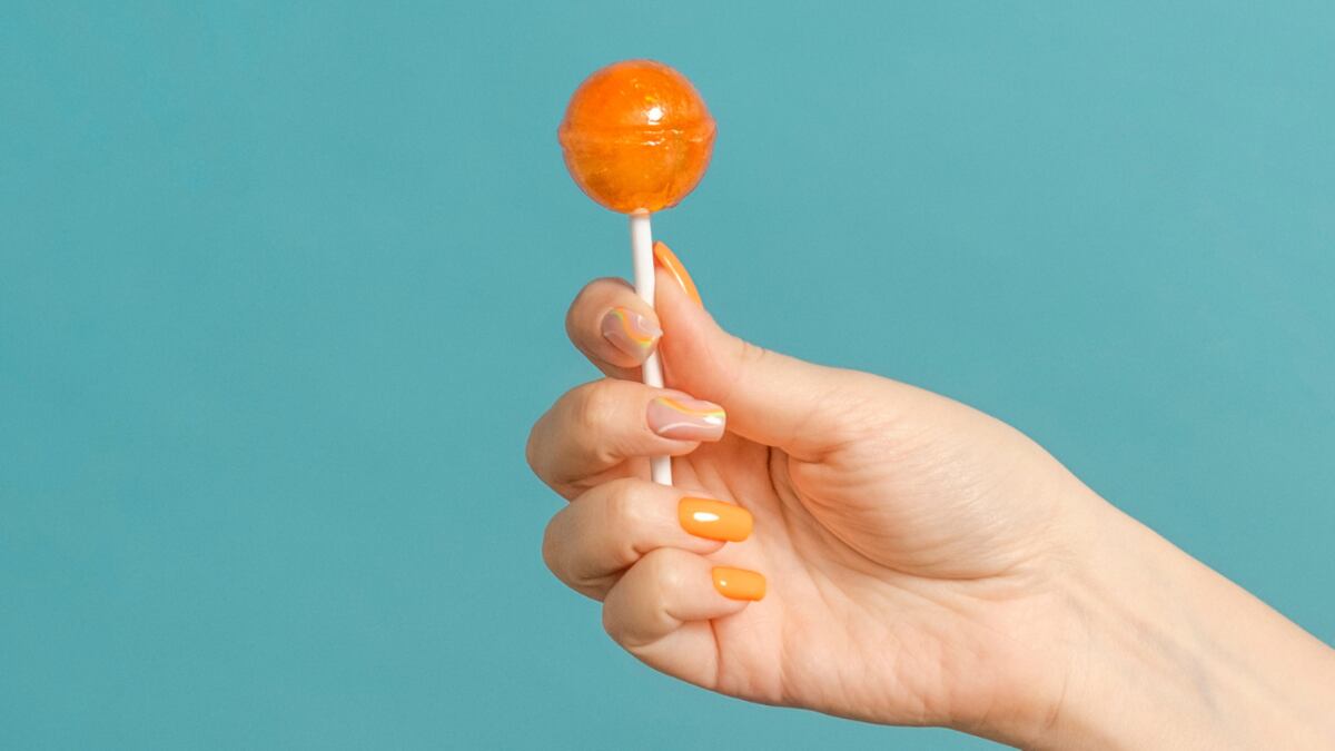 ¿Qué son las ‘syrup nails'’? Las uñas coreanas que arrasan como la manicura favorita del 2026