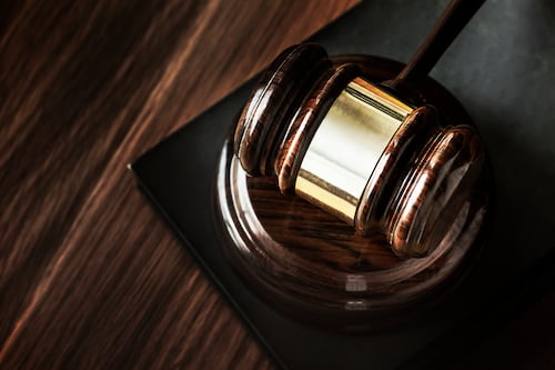 Homem é condenado a mais de 60 anos por estupro de vulnerável contra enteada e tortura
