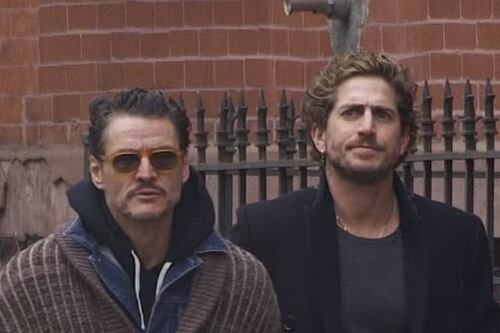 Quem é o designer que parece ser o par romântico de Pedro Pascal?