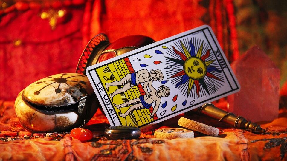 Tarot de segunda-feira (24): as mensagens das cartas para Sagitário, Capricórnio, Aquário e Peixes