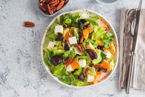 As melhores receitas de saladas doces de Natal que farão sua mesa brilhar