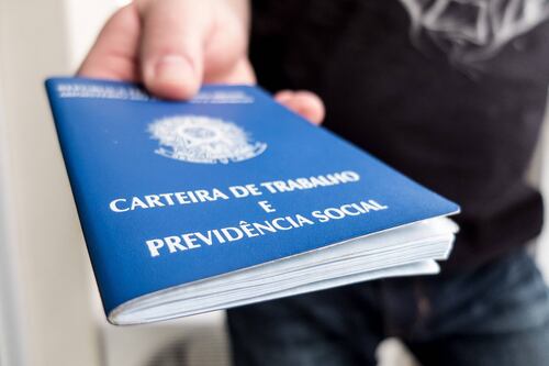 Desemprego cai para 6,8% no trimestre encerrado em julho