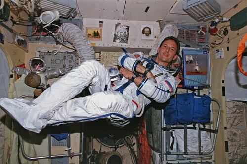 Fogo no espaço: o drama dos cosmonautas na estação Mir