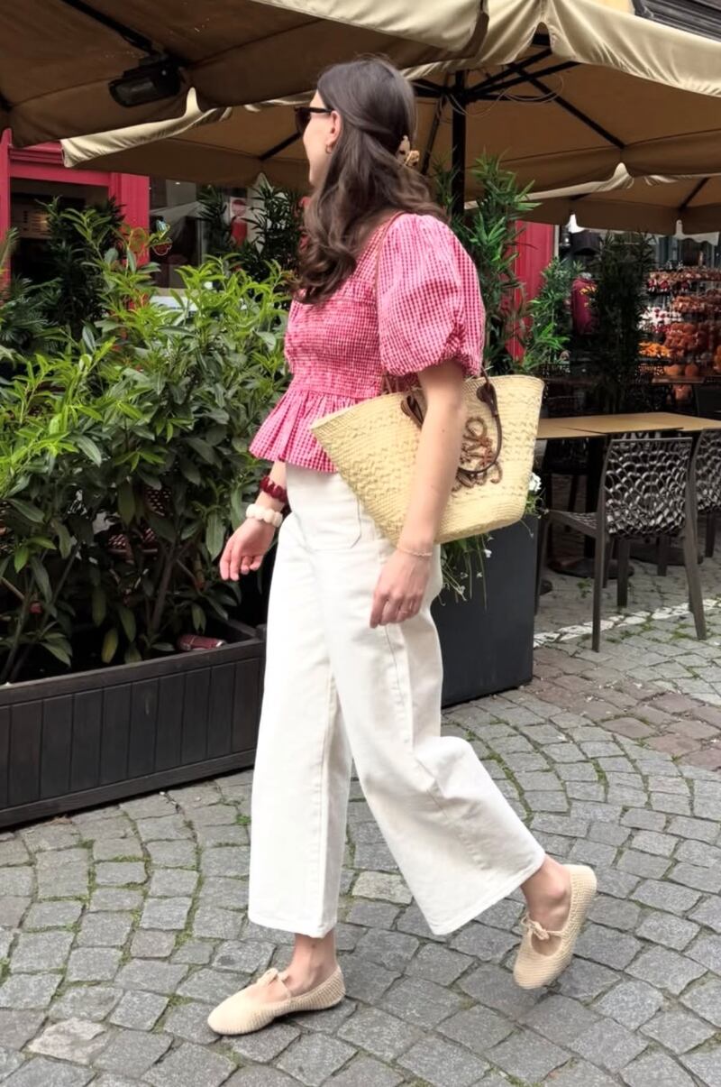 Las blusas nido de abeja serán tendencia este año