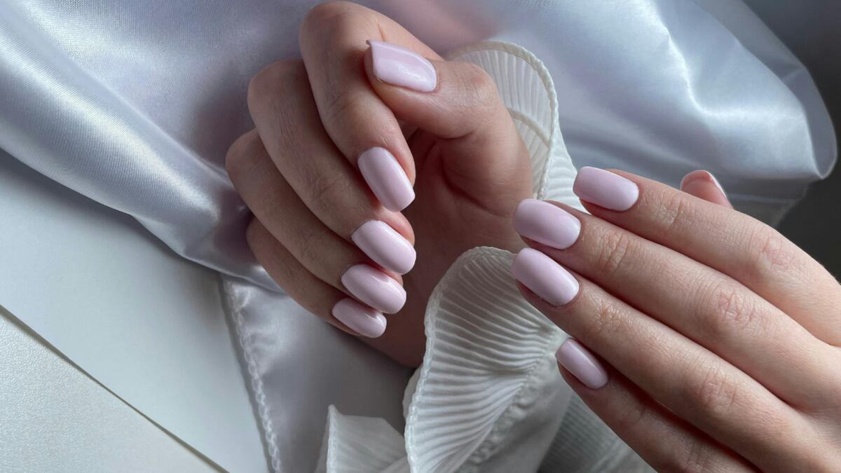 Las uñas ‘ojo de gato’ que serán tendencia en 2026