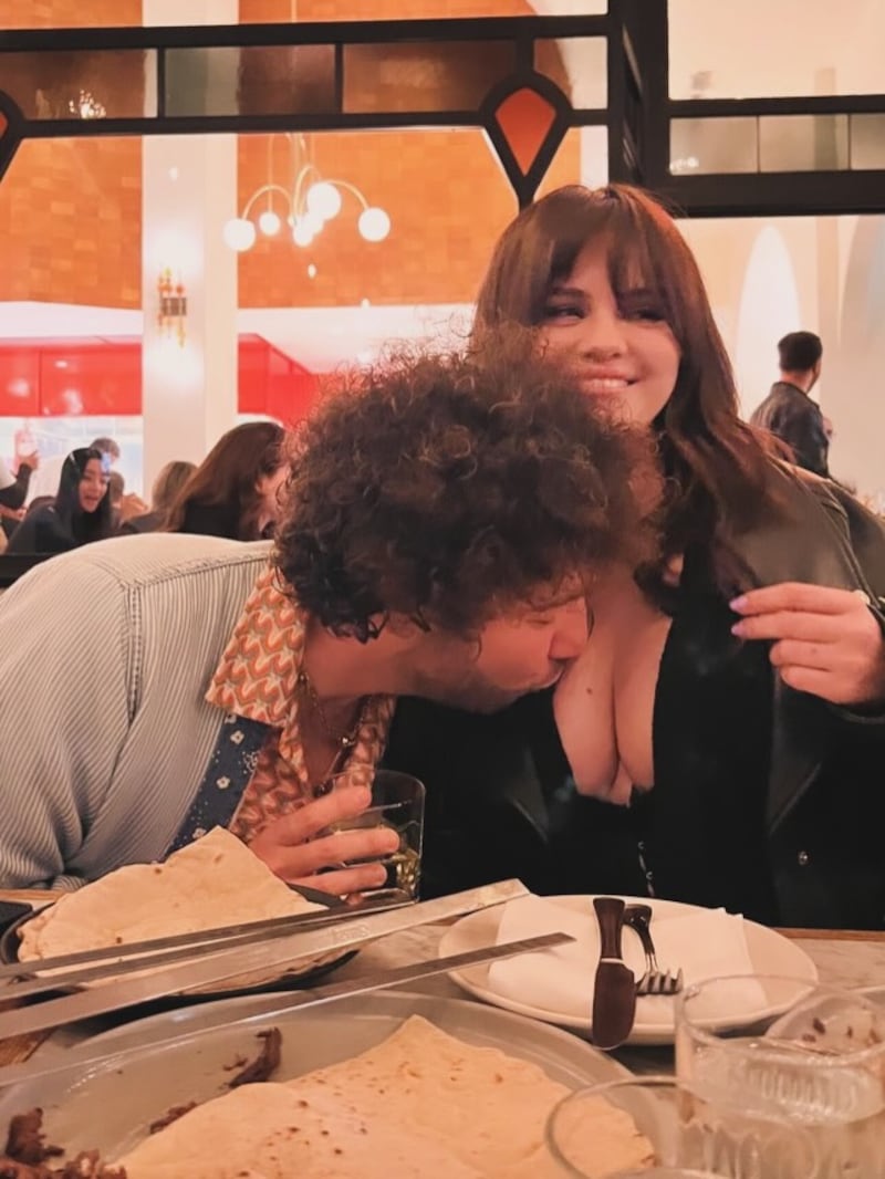 Selena Gomez comparte serie de fotografías junto a su esposo Benny Blanco